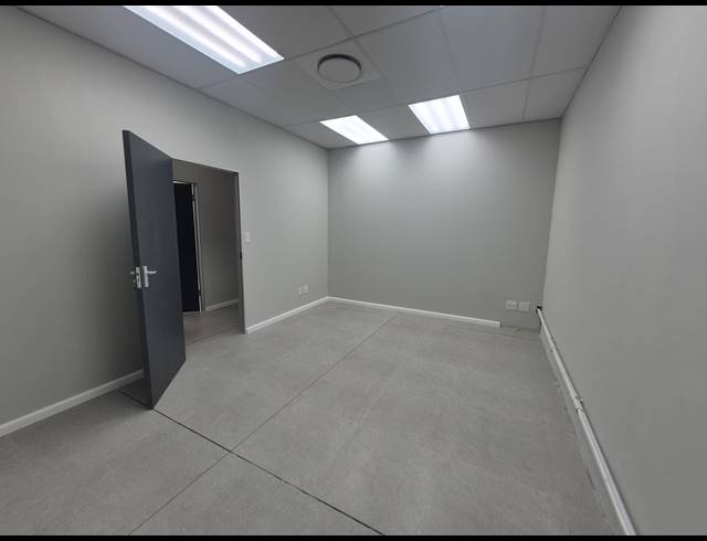 26M² OFFICE TO LET IN WYNBERG